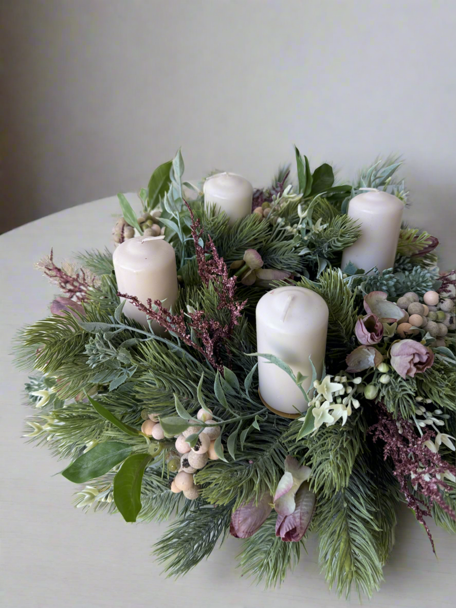 Rózsaszín adventi koszorú