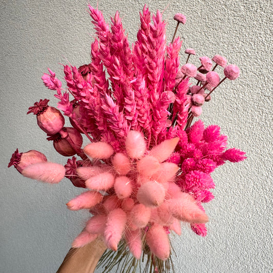 Nagy rózsaszín szárazvirág csokor