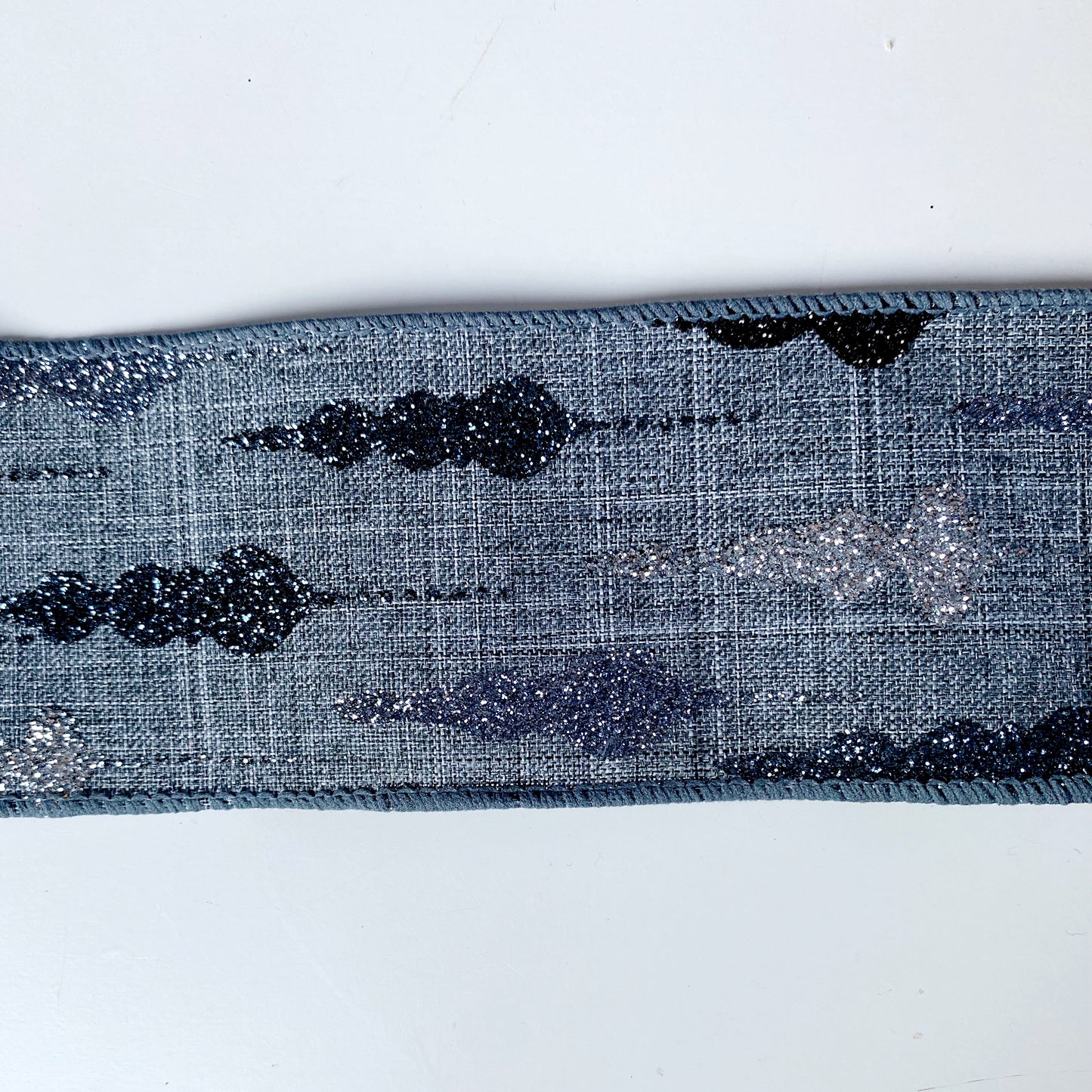Mintás szalag 63 mm - ezüst-kék