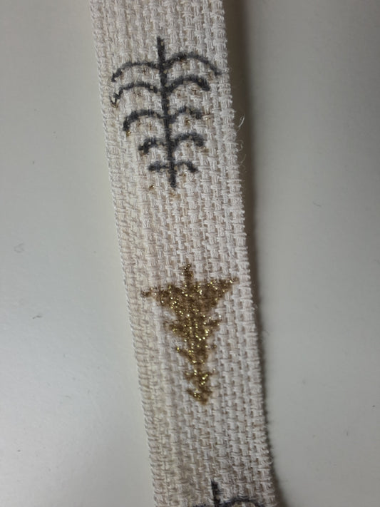 Szalag fenyőfával 15 mm - fehér-arany