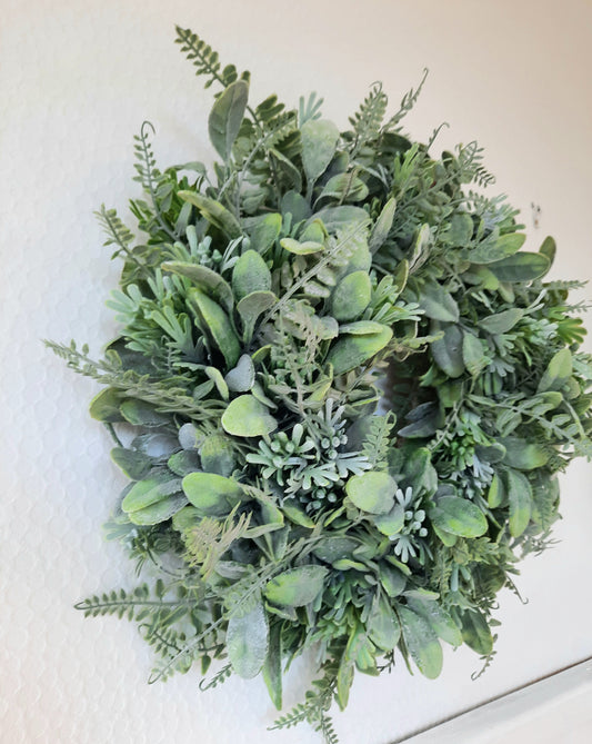 Hamvas örökzöld ajtódísz