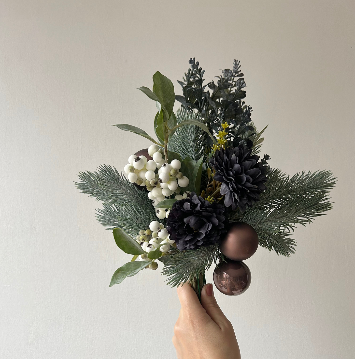 White berry bouquet with Christmas tree balls