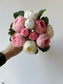 Fehér-rózsaszín vegyes boglárka művirág csokor