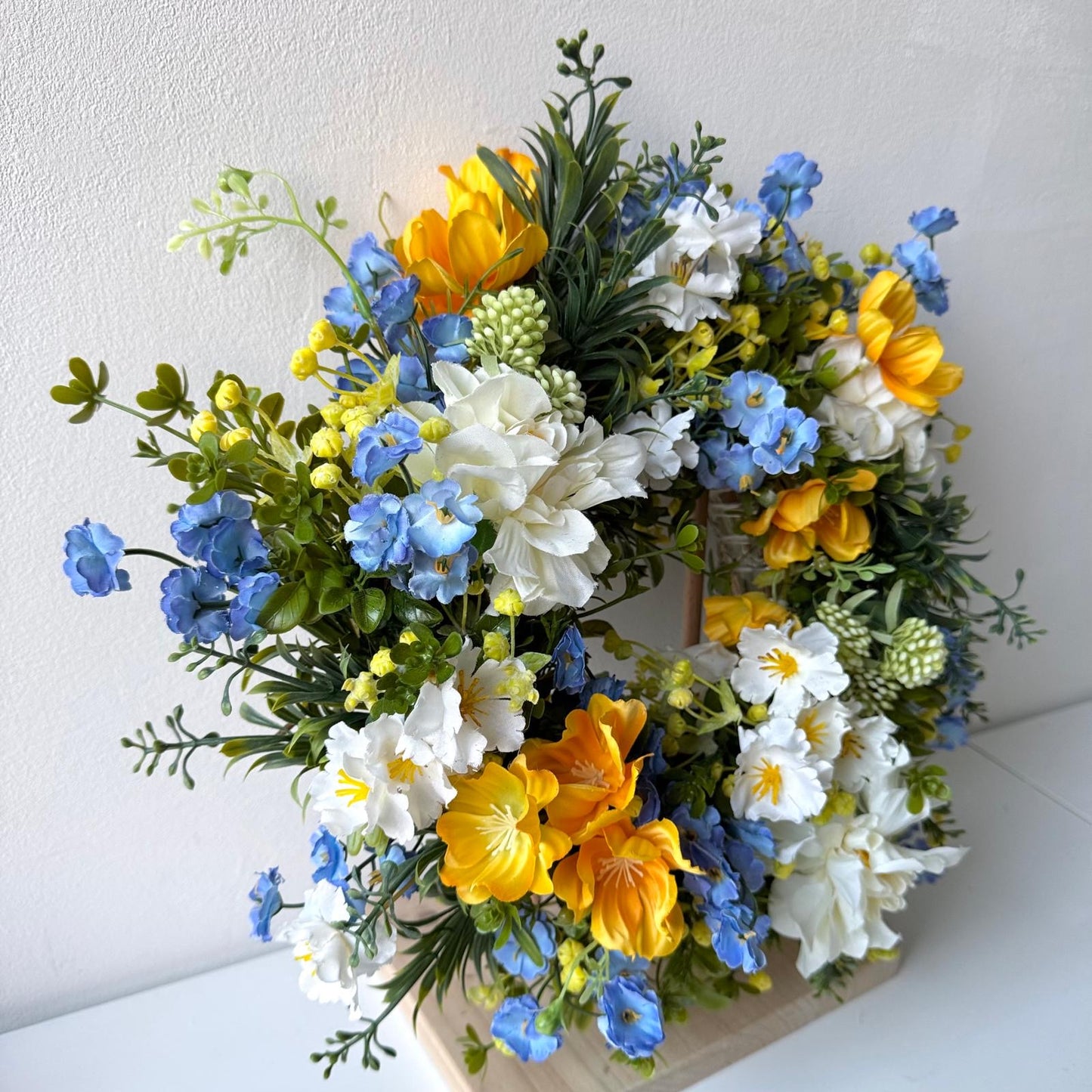 Yellow-blue door decoration