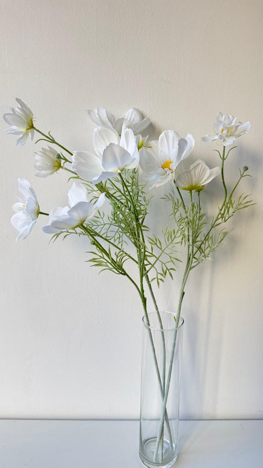 Fibrous white artificial flower