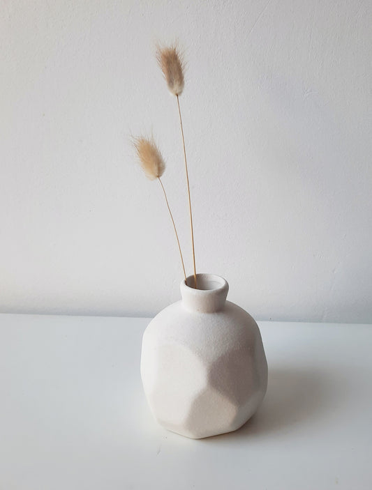 Kerámia design váza - törtfehér