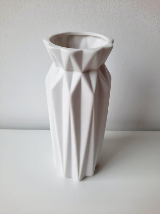 Kerámia design váza 21x8cm- fehér