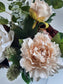 Naturgetreues Bouquet in Braun-Creme