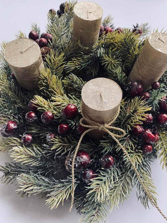 Bordó bogyós adventi koszorú
