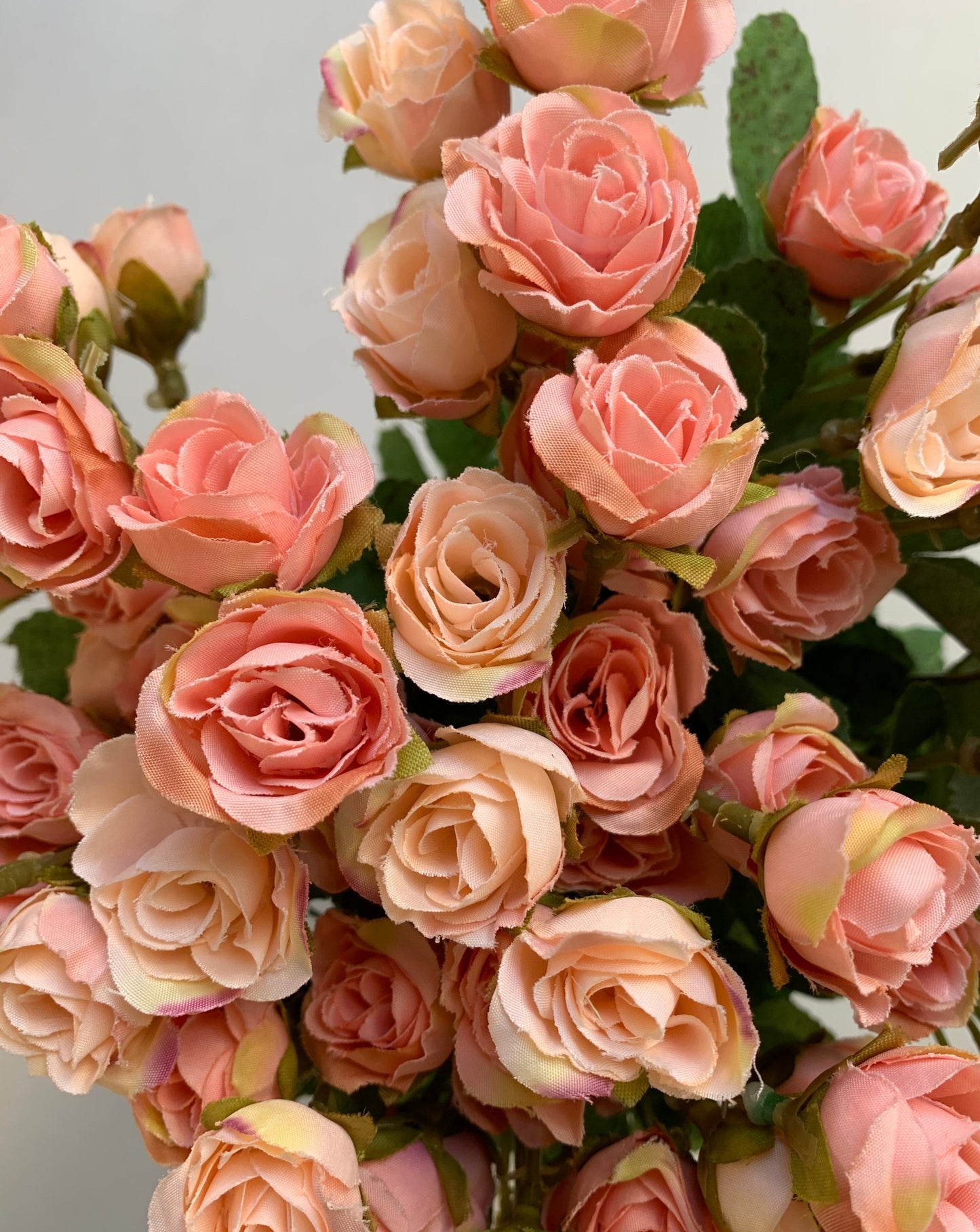 Strauß winziger Rosen-Kunstblumen - Pfirsich